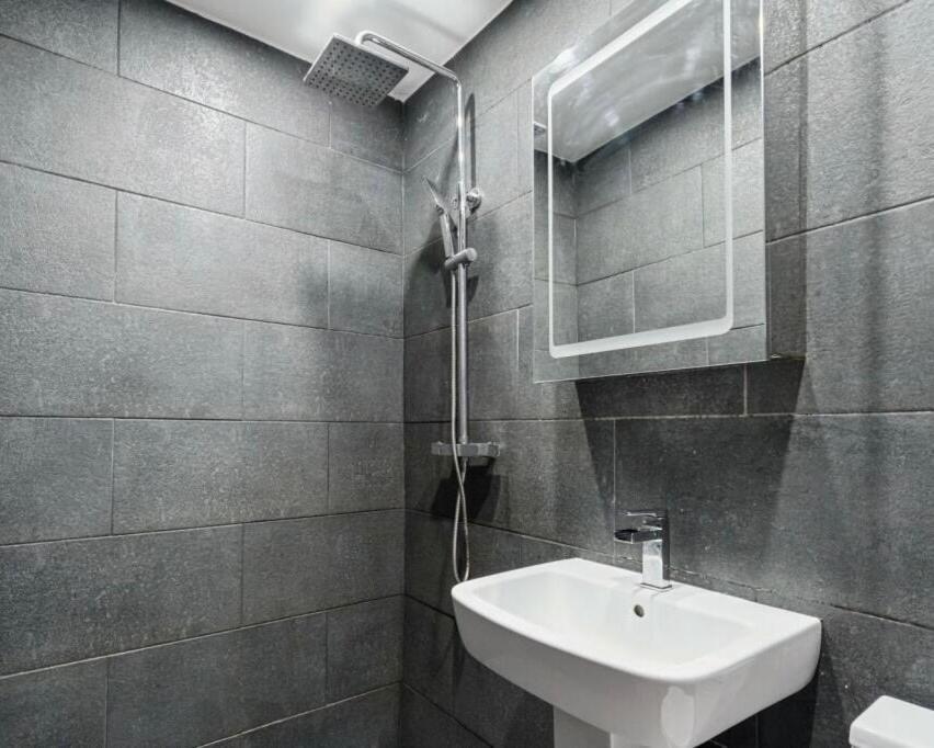Charming & Beautiful 1 Bed Place Apartment Edinburgh
